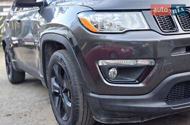 Внедорожник / Кроссовер Jeep Compass 2018 в 