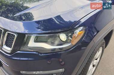 Позашляховик / Кросовер Jeep Compass 2018 в 