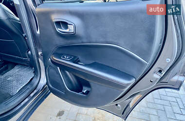 Внедорожник / Кроссовер Jeep Compass 2019 в 