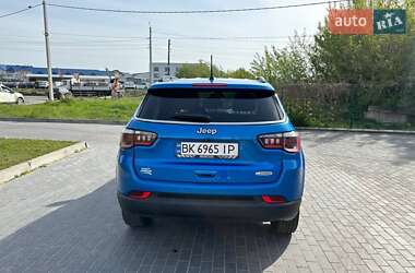 Позашляховик / Кросовер Jeep Compass 2018 в 