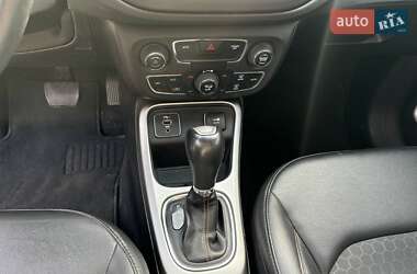 Позашляховик / Кросовер Jeep Compass 2018 в 