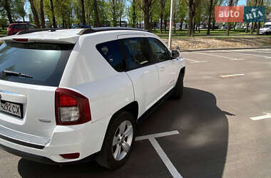 Внедорожник / Кроссовер Jeep Compass 2015 в 