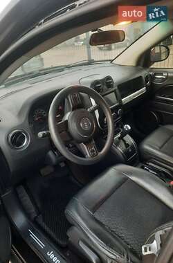 Внедорожник / Кроссовер Jeep Compass 2015 в 