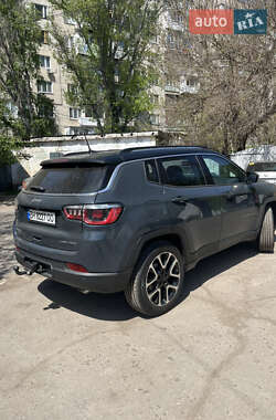 Внедорожник / Кроссовер Jeep Compass 2017 в 