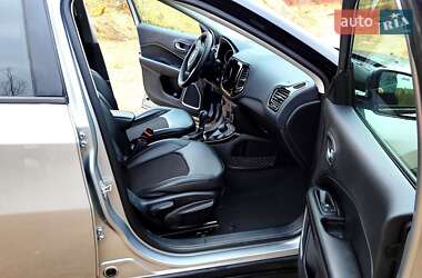 Позашляховик / Кросовер Jeep Compass 2021 в 