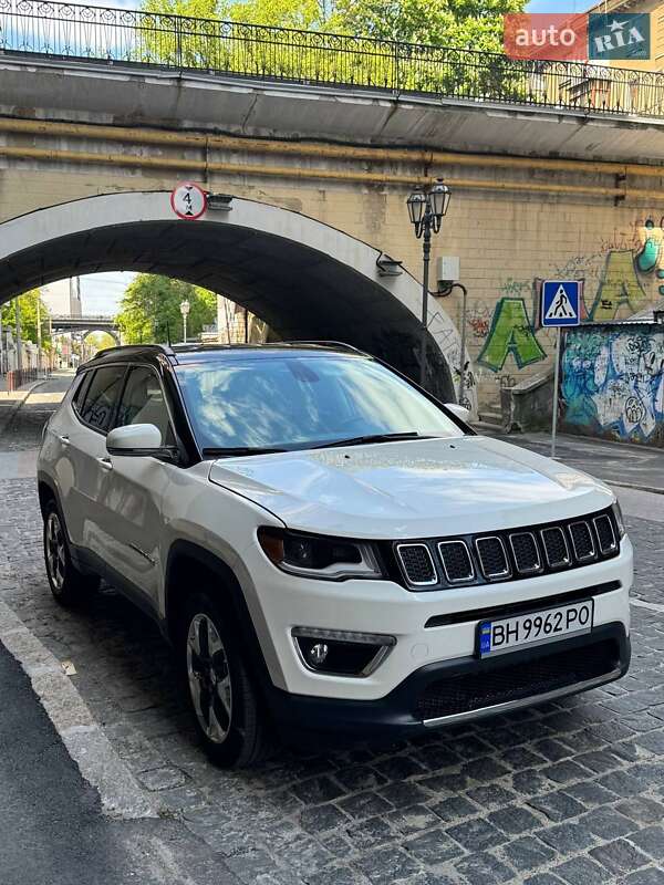Внедорожник / Кроссовер Jeep Compass 2019 в 
