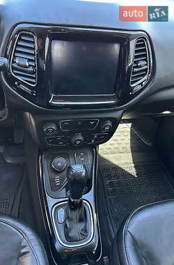 Внедорожник / Кроссовер Jeep Compass 2018 в 
