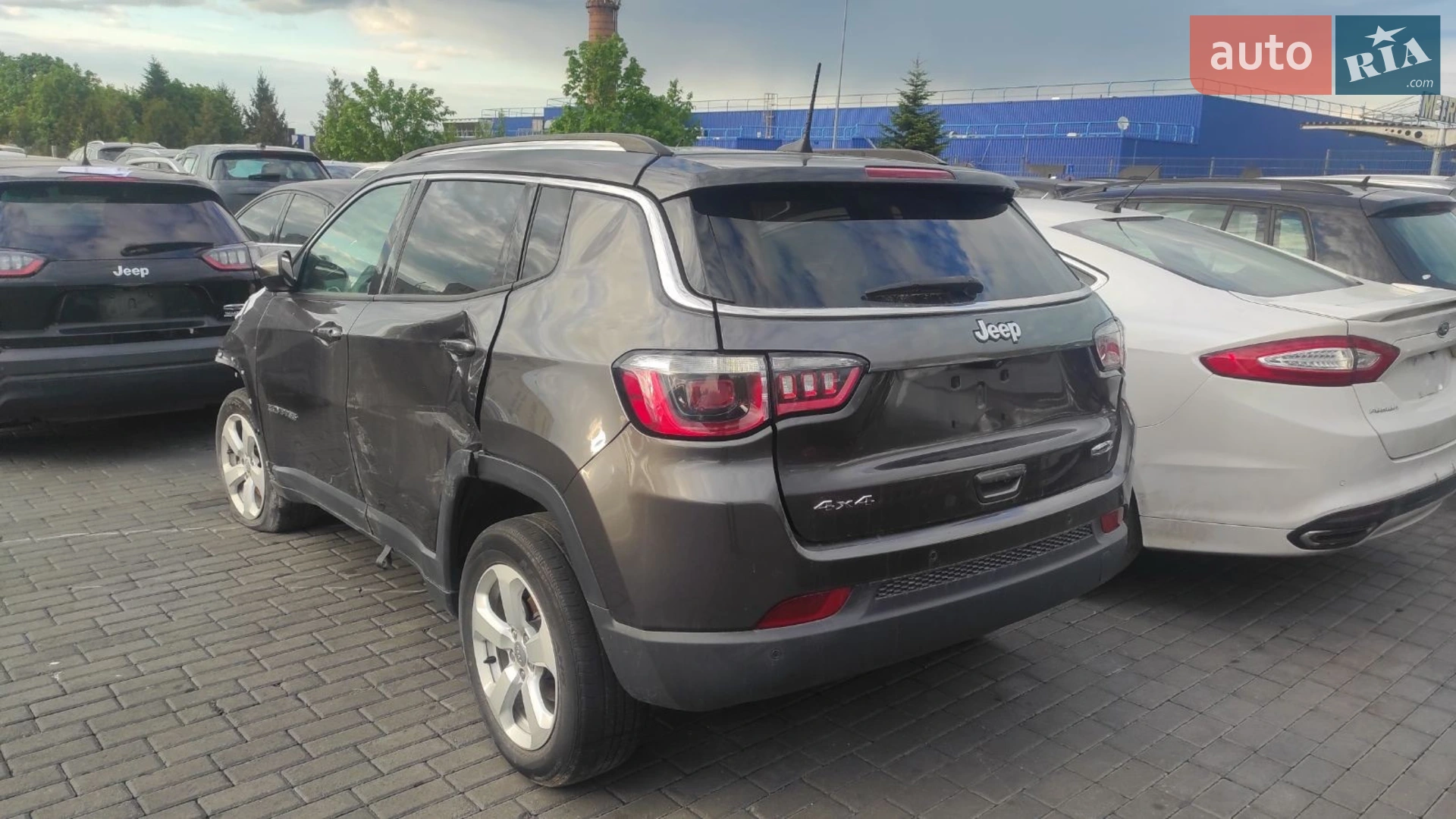 2017 Jeep Compass - мініатюра 2