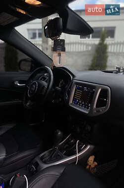 Внедорожник / Кроссовер Jeep Compass 2020 в 