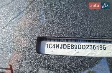 Позашляховик / Кросовер Jeep Compass 2013 в 