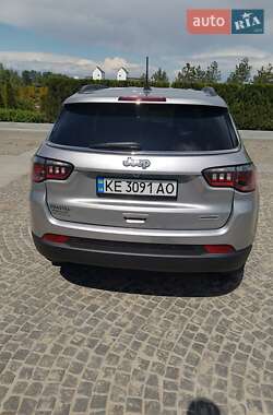 Позашляховик / Кросовер Jeep Compass 2021 в 
