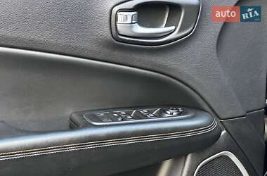 Внедорожник / Кроссовер Jeep Compass 2017 в 
