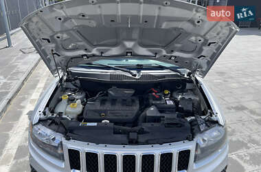 Внедорожник / Кроссовер Jeep Compass 2013 в 