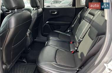 Внедорожник / Кроссовер Jeep Compass 2018 в 