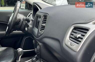 Внедорожник / Кроссовер Jeep Compass 2018 в 