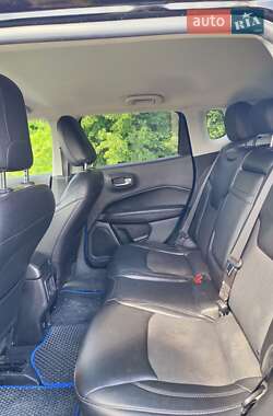 Внедорожник / Кроссовер Jeep Compass 2018 в 