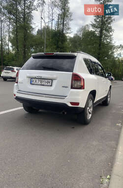 Внедорожник / Кроссовер Jeep Compass 2015 в 