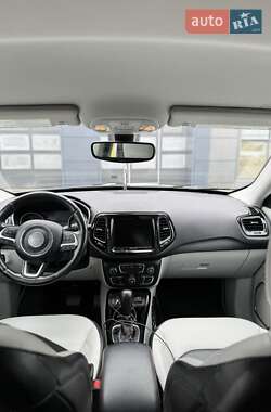 Внедорожник / Кроссовер Jeep Compass 2019 в 