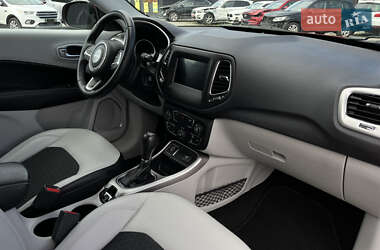 Внедорожник / Кроссовер Jeep Compass 2017 в 