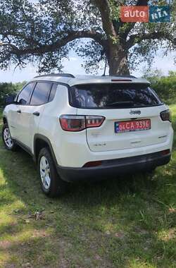 Внедорожник / Кроссовер Jeep Compass 2017 в 