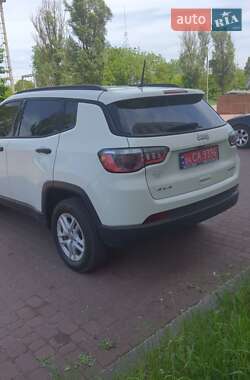 Внедорожник / Кроссовер Jeep Compass 2017 в 