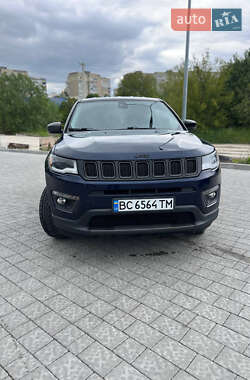 Внедорожник / Кроссовер Jeep Compass 2018 в 