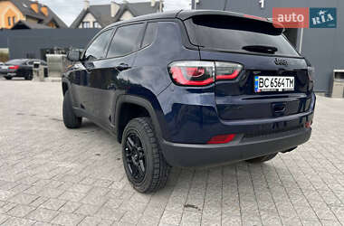 Внедорожник / Кроссовер Jeep Compass 2018 в 