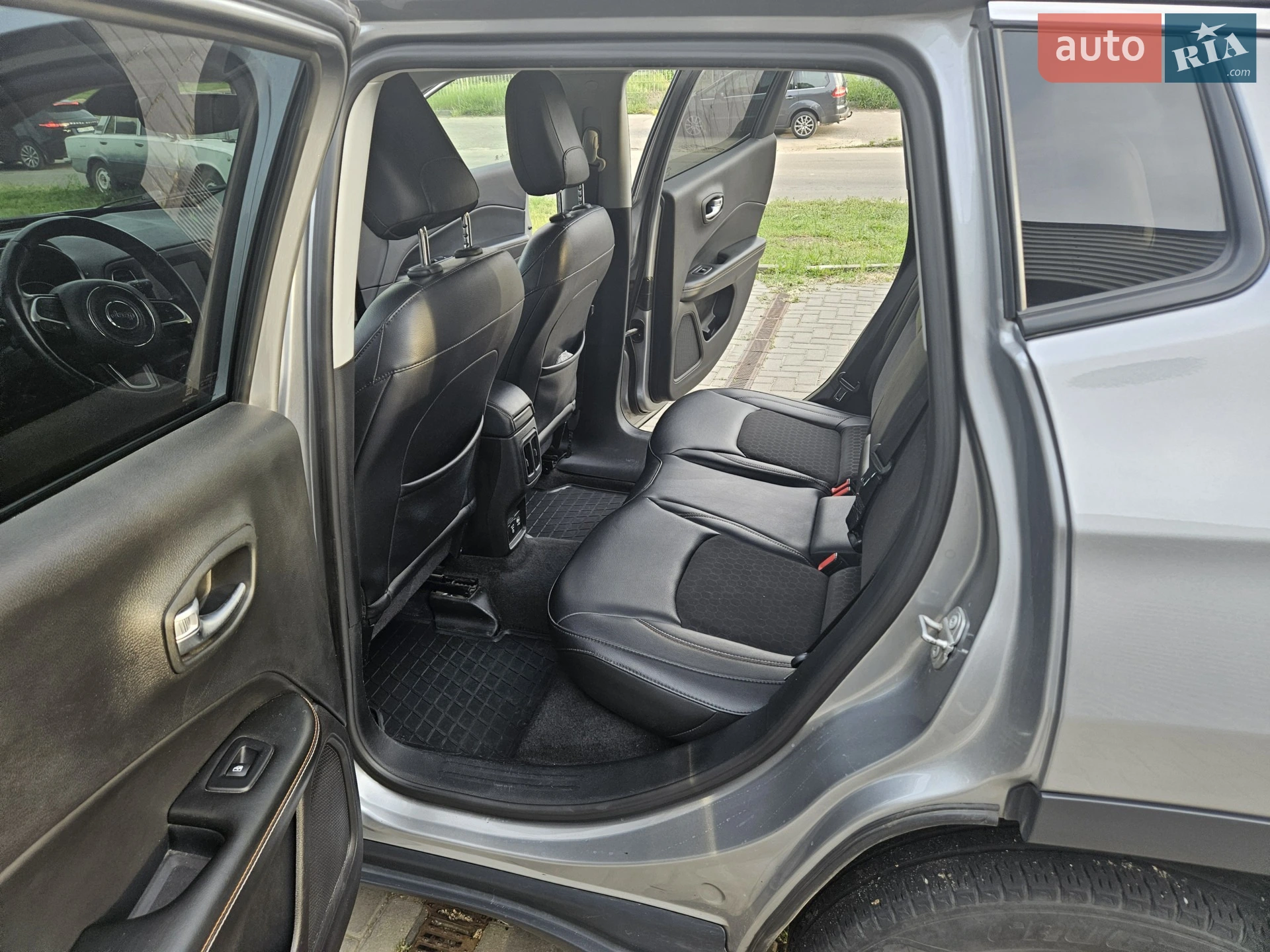 2017 Jeep Compass - мініатюра 29