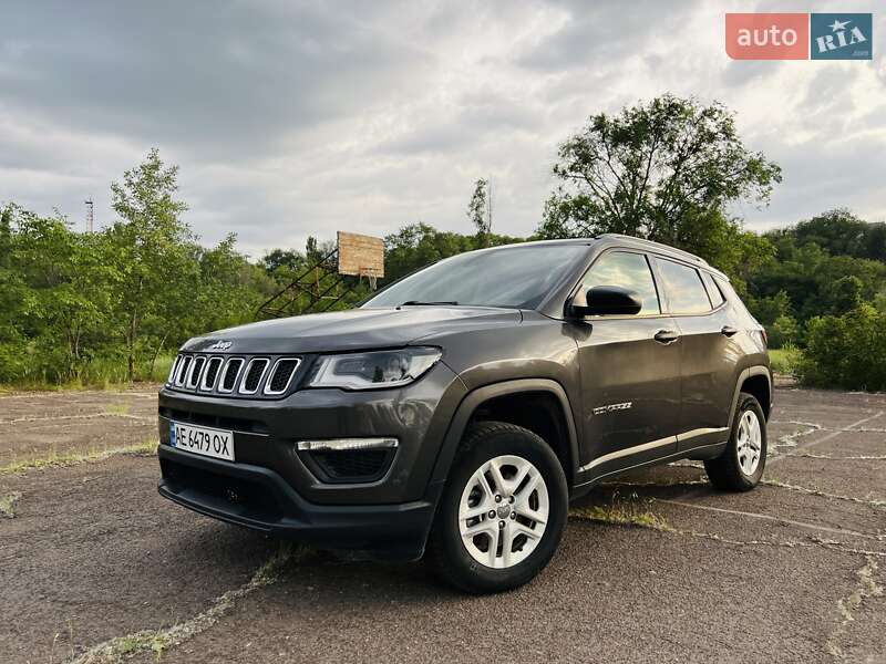 Внедорожник / Кроссовер Jeep Compass 2017 в Каменском