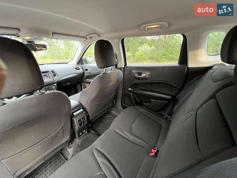 Внедорожник / Кроссовер Jeep Compass 2017 в Каменском