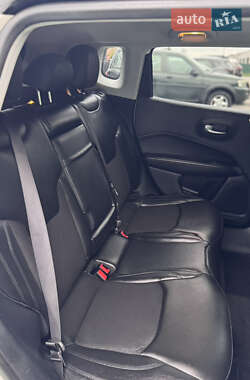 Позашляховик / Кросовер Jeep Compass 2018 в 