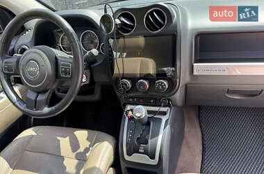 Внедорожник / Кроссовер Jeep Compass 2014 в 