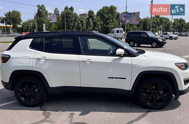 Позашляховик / Кросовер Jeep Compass 2018 в 