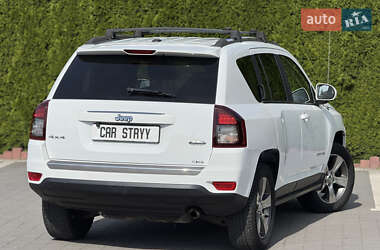 Внедорожник / Кроссовер Jeep Compass 2015 в 
