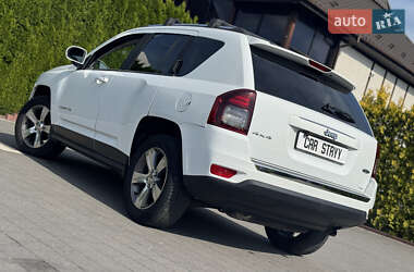 Внедорожник / Кроссовер Jeep Compass 2015 в 