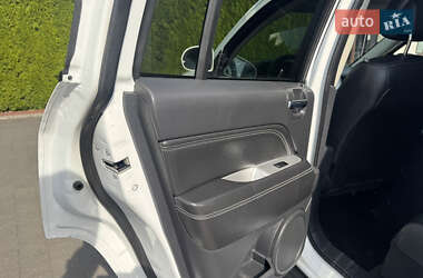 Внедорожник / Кроссовер Jeep Compass 2015 в 