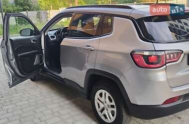 Внедорожник / Кроссовер Jeep Compass 2018 в 