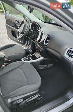 Внедорожник / Кроссовер Jeep Compass 2018 в 