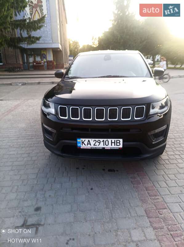 Внедорожник / Кроссовер Jeep Compass 2017 в Киеве