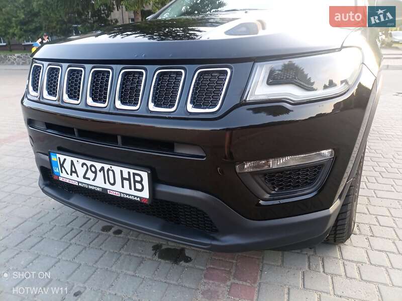 Внедорожник / Кроссовер Jeep Compass 2017 в Киеве