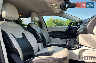 Внедорожник / Кроссовер Jeep Compass 2017 в 