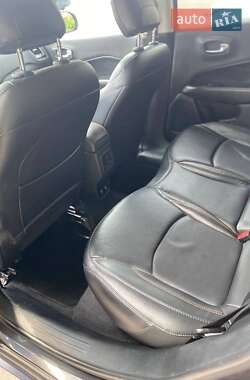 Внедорожник / Кроссовер Jeep Compass 2018 в 