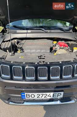 Внедорожник / Кроссовер Jeep Compass 2018 в 