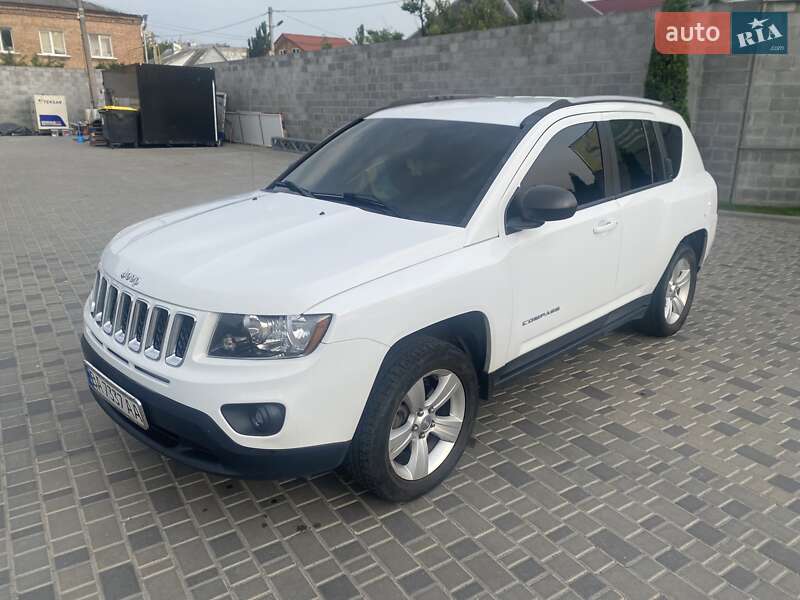 Внедорожник / Кроссовер Jeep Compass 2015 в 