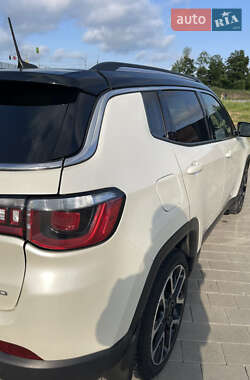 Внедорожник / Кроссовер Jeep Compass 2018 в 