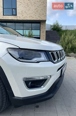 Внедорожник / Кроссовер Jeep Compass 2018 в 
