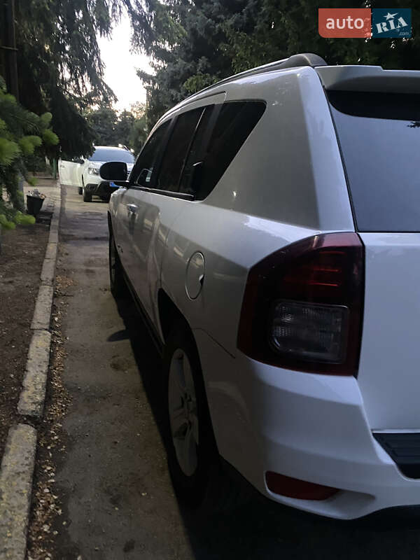 Позашляховик / Кросовер Jeep Compass 2013 в Солоному