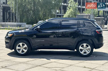 Внедорожник / Кроссовер Jeep Compass 2018 в 