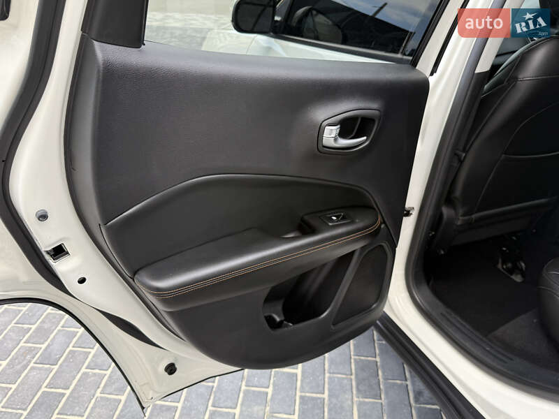 Внедорожник / Кроссовер Jeep Compass 2017 в Полтаве