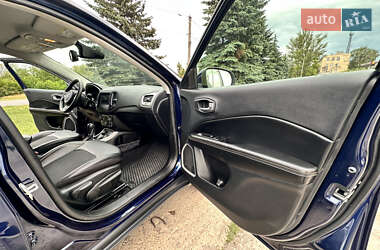 Внедорожник / Кроссовер Jeep Compass 2018 в 